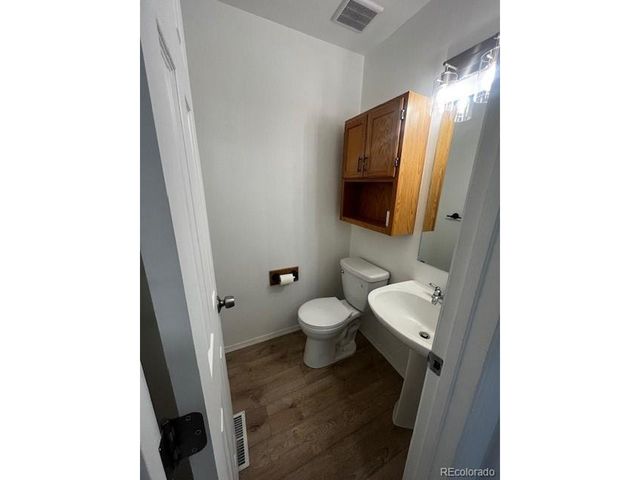 2142 Meadow Ct, Longmont, CO 80501