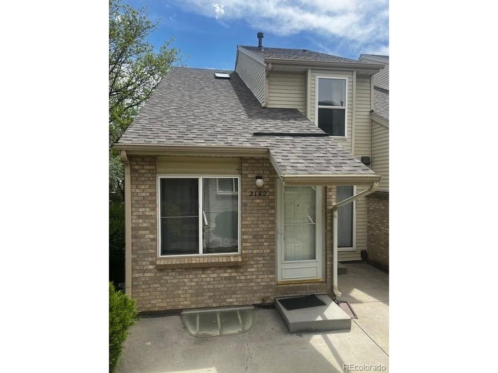 2142 Meadow Ct, Longmont, CO 80501