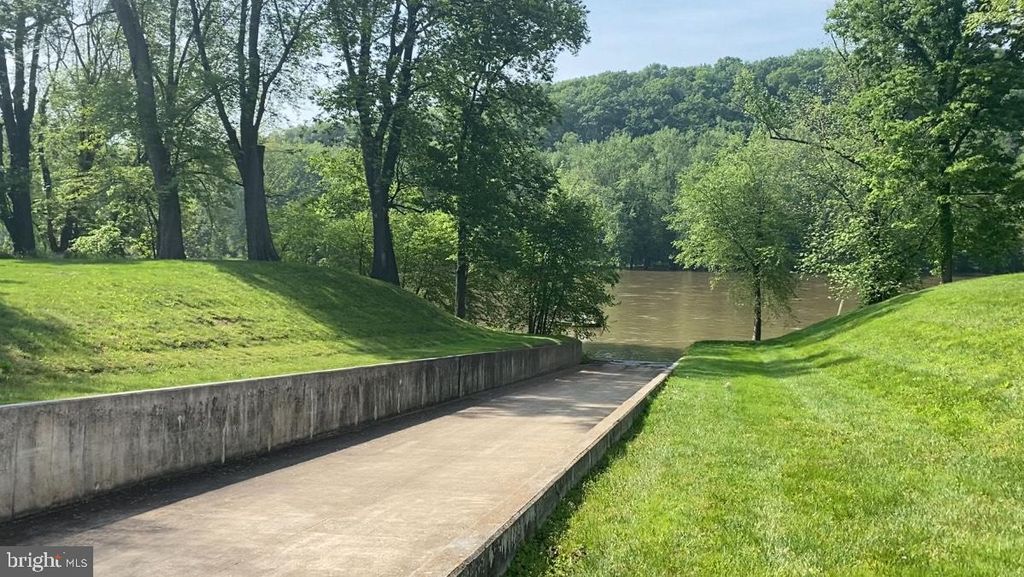104 RAPPAHANNOCK RUN, Falling Waters, WV 25419