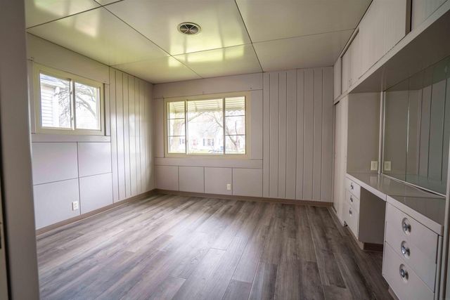 220 Forest Avenue, Waterloo, IA 50702
