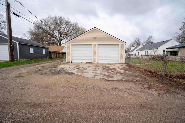 220 Forest Avenue, Waterloo, IA 50702