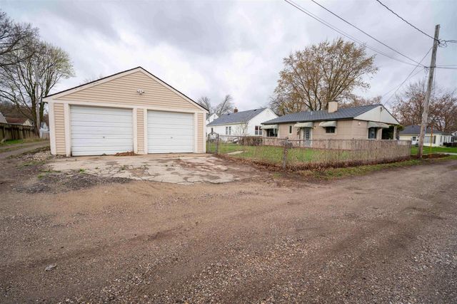 220 Forest Avenue, Waterloo, IA 50702