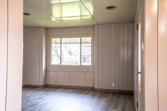 220 Forest Avenue, Waterloo, IA 50702