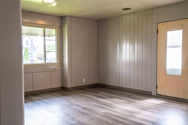 220 Forest Avenue, Waterloo, IA 50702