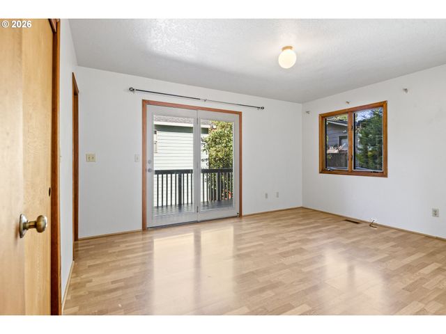 9252 Sw 4TH Ave, Portland, OR 97219