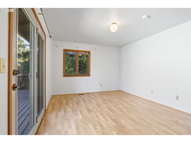 9252 Sw 4TH Ave, Portland, OR 97219