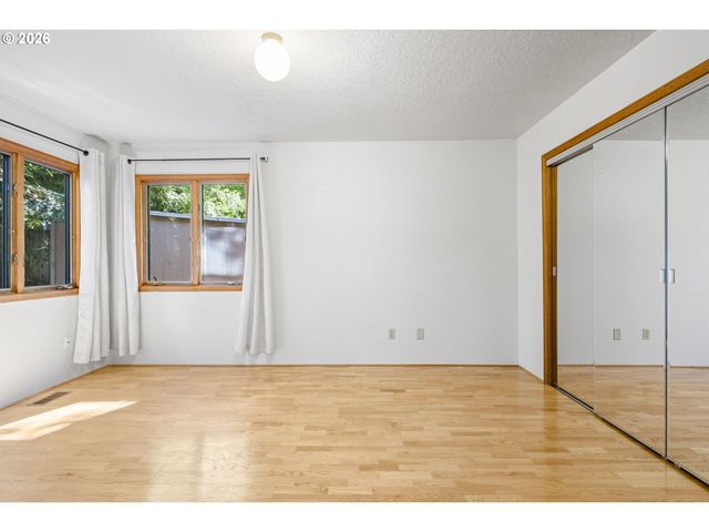 9252 Sw 4TH Ave, Portland, OR 97219