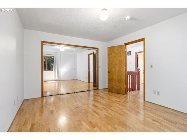 9252 Sw 4TH Ave, Portland, OR 97219