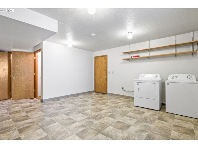 9252 Sw 4TH Ave, Portland, OR 97219