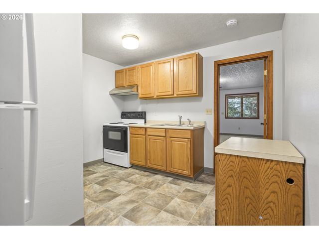9252 Sw 4TH Ave, Portland, OR 97219
