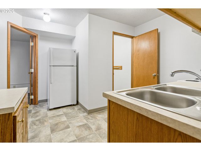 9252 Sw 4TH Ave, Portland, OR 97219