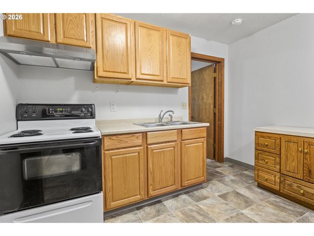 9252 Sw 4TH Ave, Portland, OR 97219