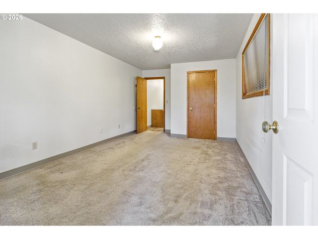 9252 Sw 4TH Ave, Portland, OR 97219