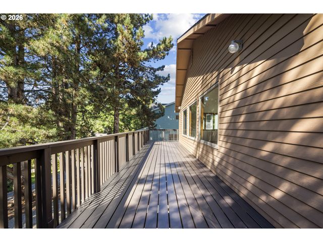9252 Sw 4TH Ave, Portland, OR 97219