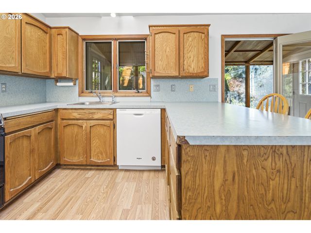 9252 Sw 4TH Ave, Portland, OR 97219