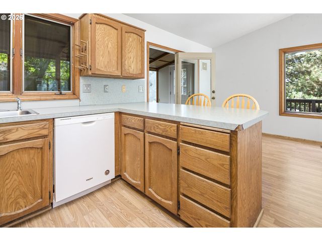 9252 Sw 4TH Ave, Portland, OR 97219
