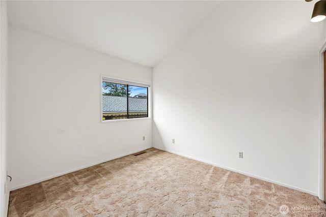 25126 B 142nd Avenue SE, Kent, WA 98042