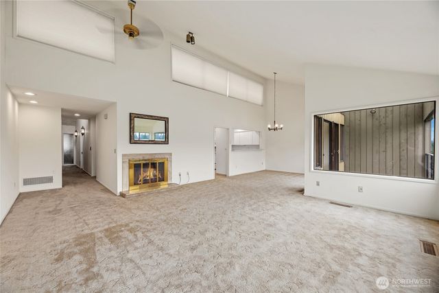 25126 B 142nd Avenue SE, Kent, WA 98042