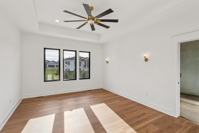 18190 Hidden Knoll, Clive, IA 50325