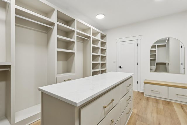 18190 Hidden Knoll, Clive, IA 50325