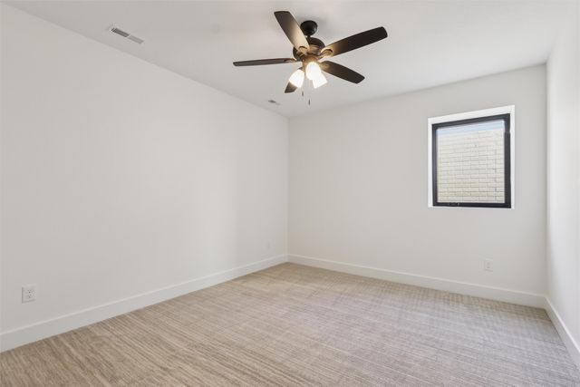 18190 Hidden Knoll, Clive, IA 50325