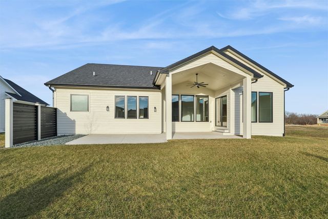 18190 Hidden Knoll, Clive, IA 50325