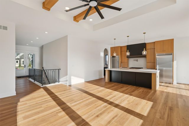 18190 Hidden Knoll, Clive, IA 50325