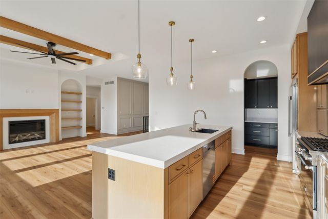 18190 Hidden Knoll, Clive, IA 50325