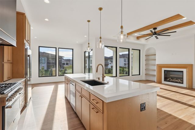 18190 Hidden Knoll, Clive, IA 50325