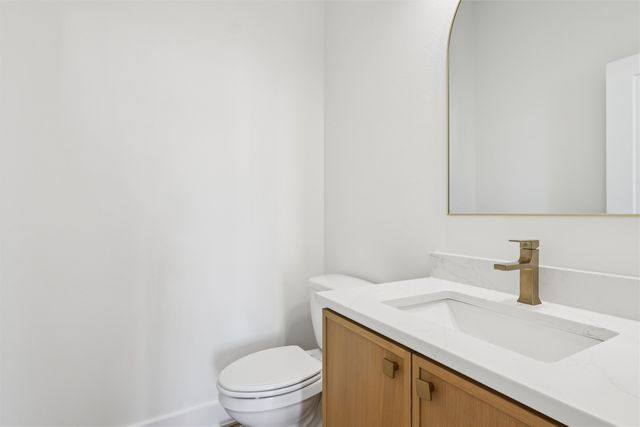 18190 Hidden Knoll, Clive, IA 50325