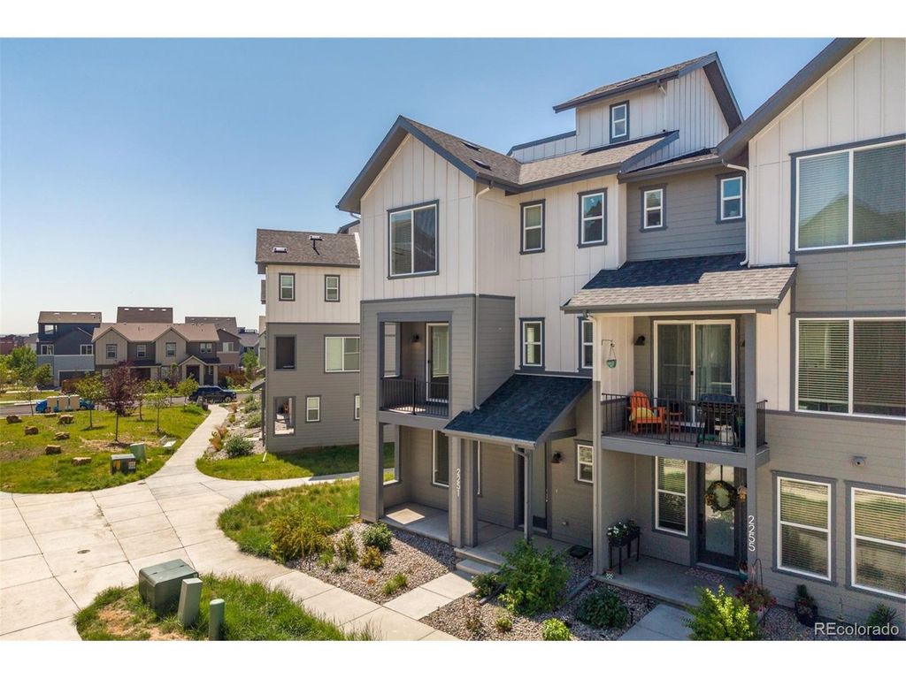 2251 W 166th Ln, Broomfield, CO 80023