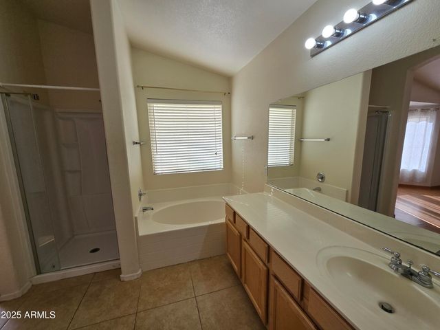 1393 W DIAMOND Avenue, Apache Junction, AZ 85120