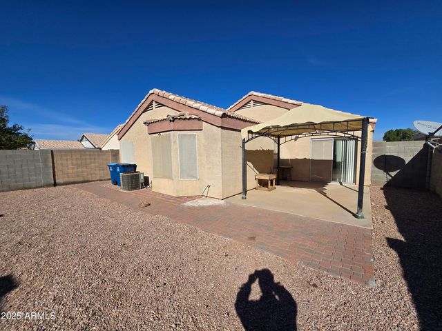 1393 W DIAMOND Avenue, Apache Junction, AZ 85120