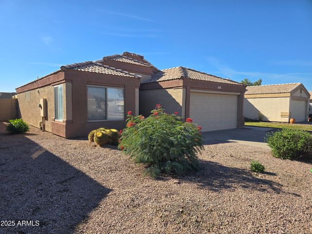 1393 W DIAMOND Avenue, Apache Junction, AZ 85120
