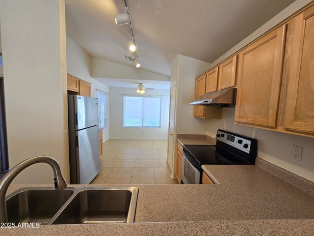 1393 W DIAMOND Avenue, Apache Junction, AZ 85120