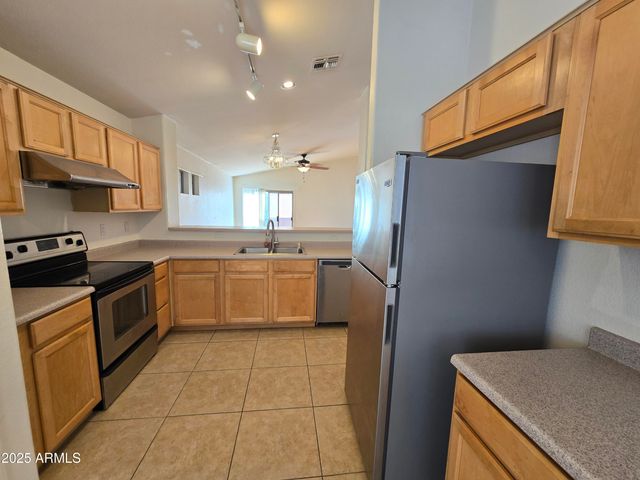 1393 W DIAMOND Avenue, Apache Junction, AZ 85120