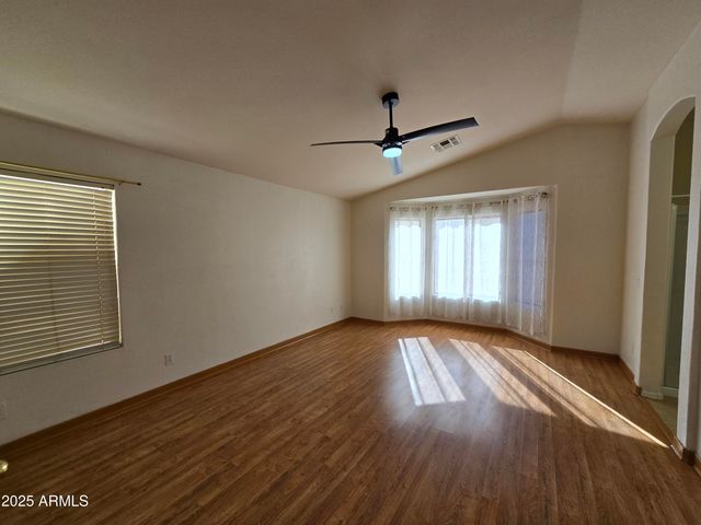 1393 W DIAMOND Avenue, Apache Junction, AZ 85120