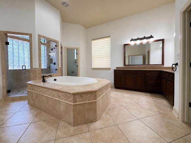 206 Varco DR, Austin, TX 78738