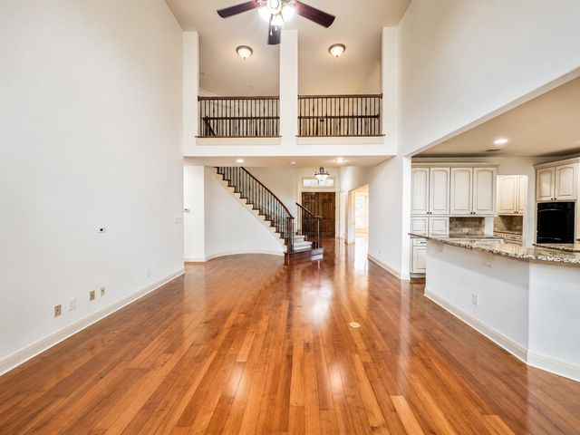 206 Varco DR, Austin, TX 78738