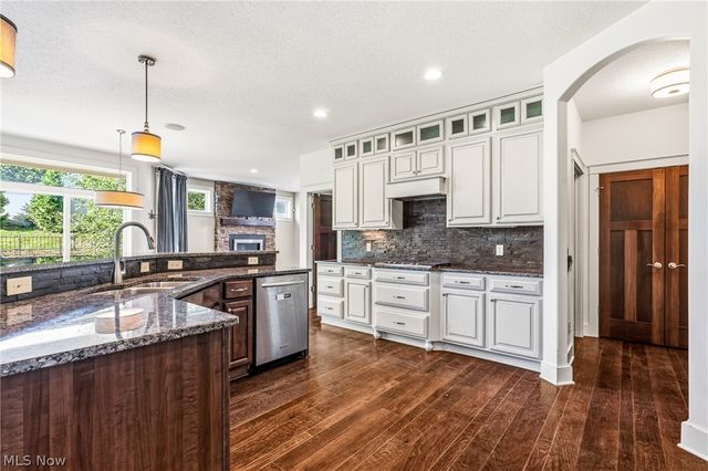 3610 Lake Center Street NW, Uniontown, OH 44685