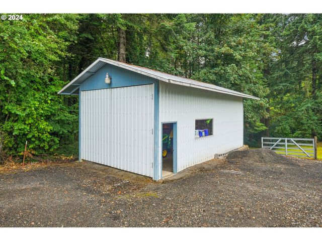 2032 W DOVE Ave, La Center, WA 98629
