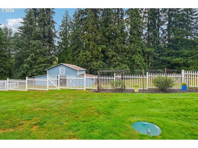 2032 W DOVE Ave, La Center, WA 98629