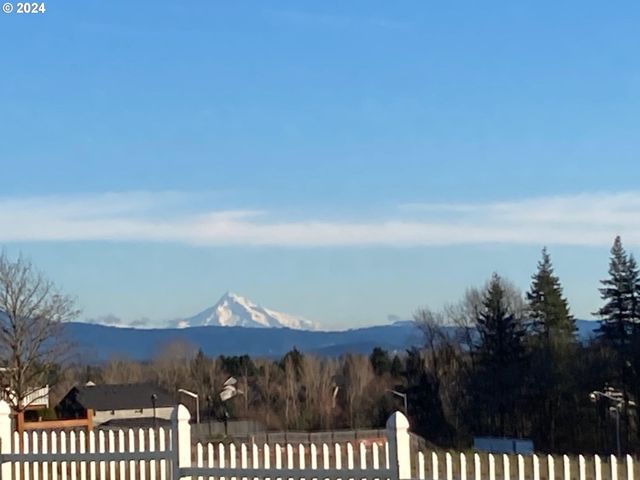 2032 W DOVE Ave, La Center, WA 98629