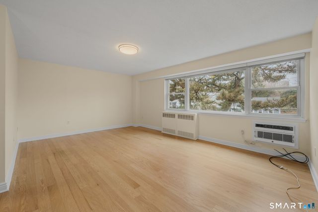 292 Pequot Avenue 2N, New London, CT 06320