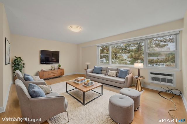 292 Pequot Avenue 2N, New London, CT 06320