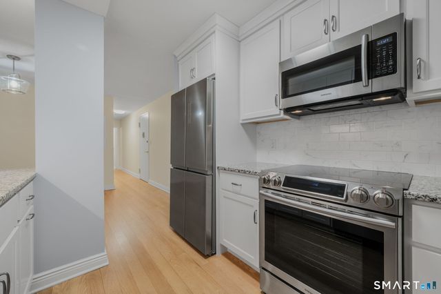 292 Pequot Avenue 2N, New London, CT 06320