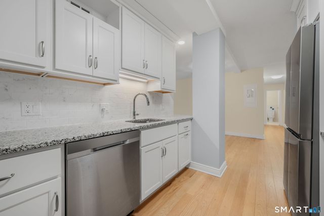 292 Pequot Avenue 2N, New London, CT 06320