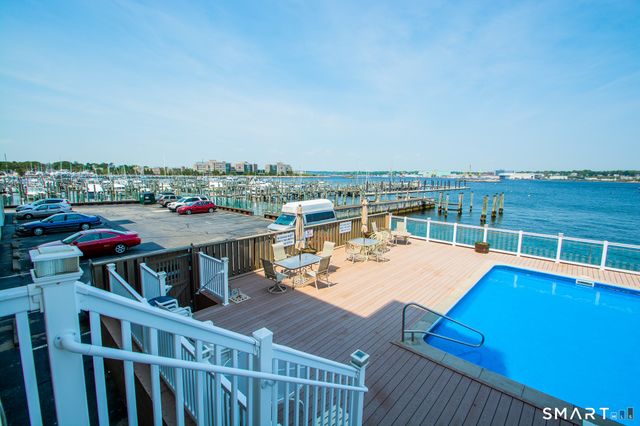 292 Pequot Avenue 2N, New London, CT 06320