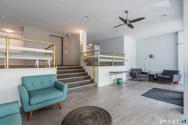 292 Pequot Avenue 2N, New London, CT 06320