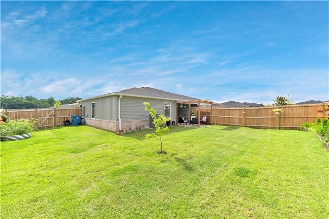 6615 NW Gregory Street, Bentonville, AR 72713